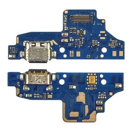 Фото 1. Роз'єм зарядки для Nokia 7.2 на платі з мікрофоном і компонентами | Yuca.com.ua